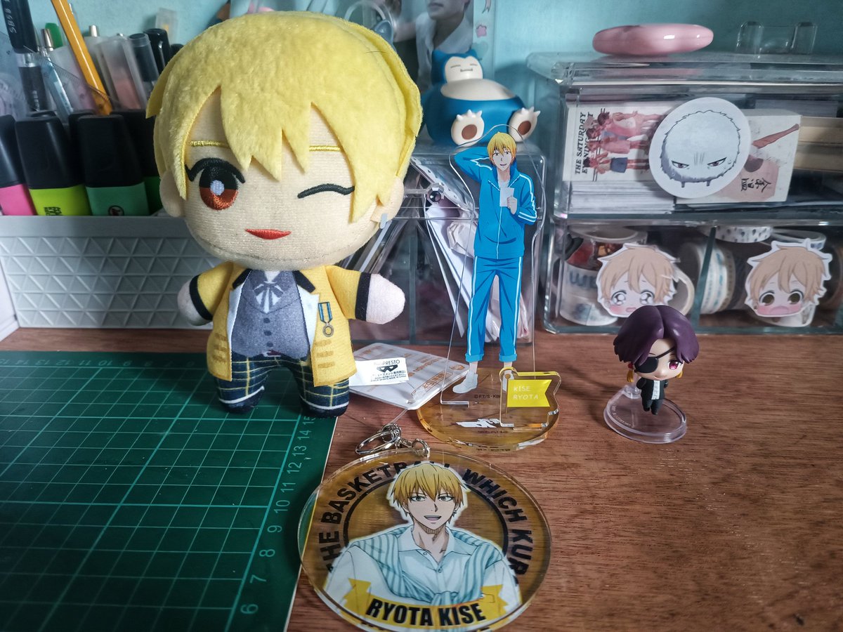 MarysShun's tweet photo. Hirap kapag anime fan na nga kpop fan ka pa. Doble gastos ba. HAHAHAHAAAYS

@skllpnd thank you again 💛 https://t.co/Ot8GodhMwr