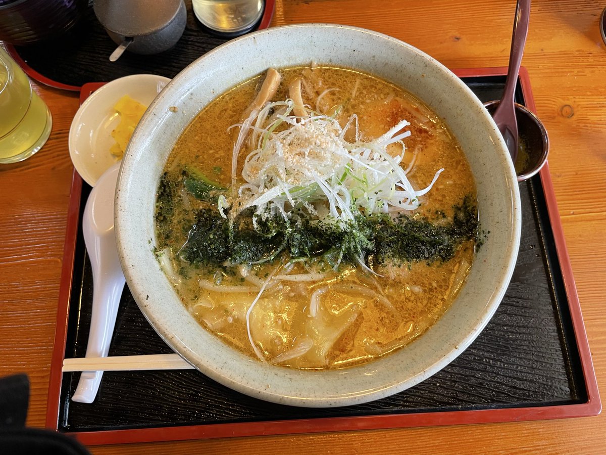 #怪遊奇～みちのく珍道中in山形～
vol.2 
なかなか更新できず😭
今日は私が1番好きなラーメン屋さん🍜

<a href="/Ramen_megumi/">らーめん め組【スタッフ募集中‼️】</a>  
味噌が1番人気だけど私は塩も好き♡
ワンタンはマストで😎 
〒990-2323 山形県山形市桜田東１丁目９−９

山形駅からは離れるので車orタクシーになるけど是非食べて欲しい🍜