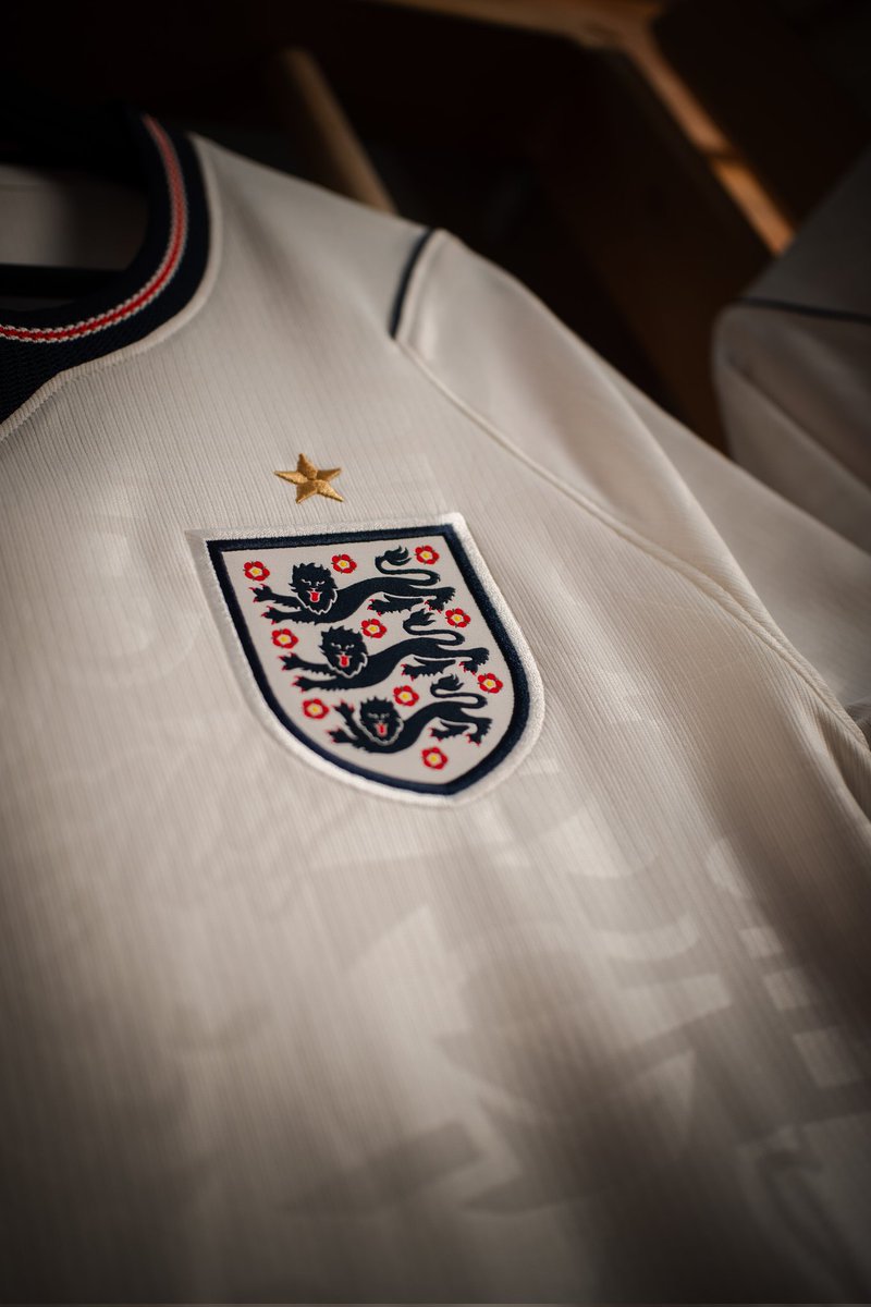 Kick_Off_Gear's tweet image. A shirt that doesn’t need an introduction.

England 2026 Home 🏴󠁧󠁢󠁥󠁮󠁧󠁿 — built on history, worn for what’s next.

Available now at Kick-Off Gear. (Walk-in and online)

🛒 kickoffgears.com

#KickOffGear #KOGMY #KOG #WorldCup2026 #England