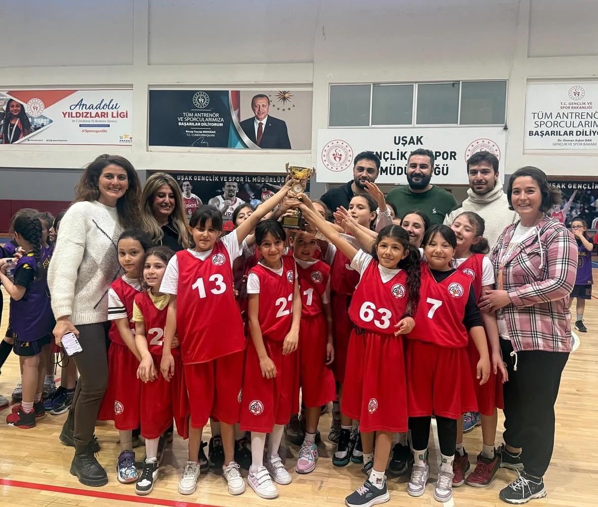 GSB_Usak's tweet photo. Kulüp Basketbol U10 Kızlar Final Müsabakaları Tamamlandı.

Minik sporcularımızın sergilediği mücadele ve azim izleyenlerden büyük alkış aldı. https://t.co/5lOZyum1u7