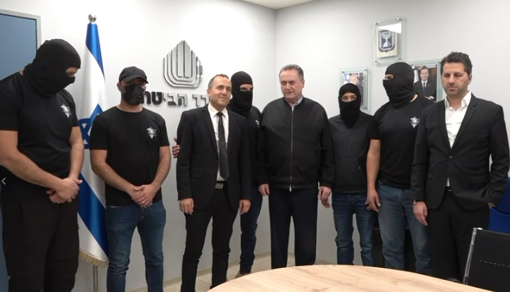 עומדים ביחד نقف معًا Standing Together🟣 tweet media