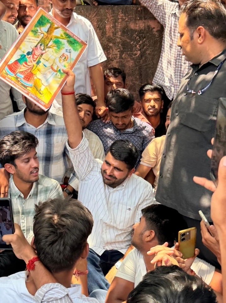 𝐑𝐚𝐠𝐡𝐮 𝐁𝐢𝐬𝐡𝐧𝐨𝐢 tweet media