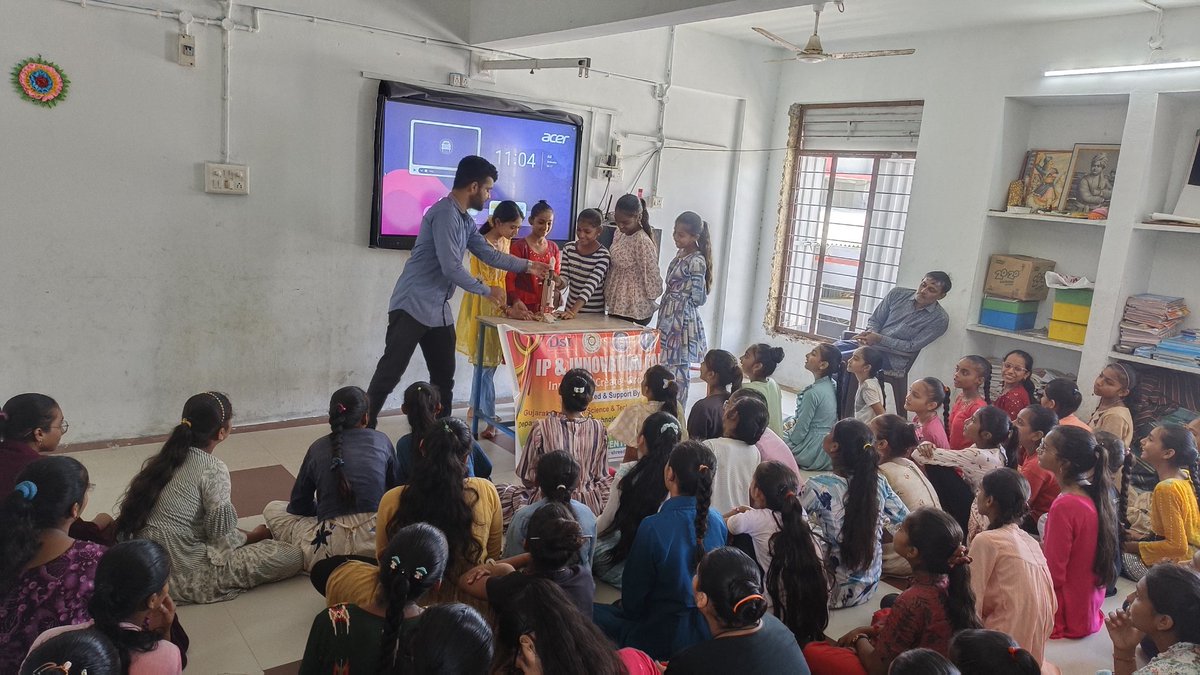 IPLabGirSomnath's tweet photo. Ip_Innovation_Lab Gir-Somnath Conducted 
#Shree Bhidiya Government Girls School 
#IPKnowledge 
#IpAwarenessProgram 
#BasicKnowledge of Innovation 
#Use of Science Technology 
#Innovative Ideas ,create #Future 
#Why Protect your creation ?
#with other #interesting #onhandactivity https://t.co/KKskf5uuBu