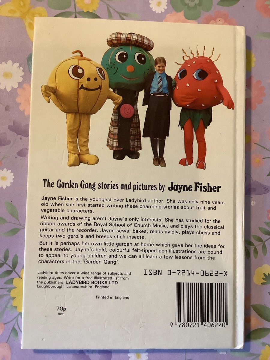 WatsonsVintage's tweet image. Such a fun book and a FABULOUS nostalgic #giftidea RARE 1979 Vintage Two Stories From The Garden Gang Wee Willie Watermelon &amp;amp; Betty Beetroot Ladybird Book in Hardback - 1979 Birth Year Gift etsy.me/3QfFYEu via @Etsy #VintageBooks #ChildrensBooks #LadybirdBooks #Scotland