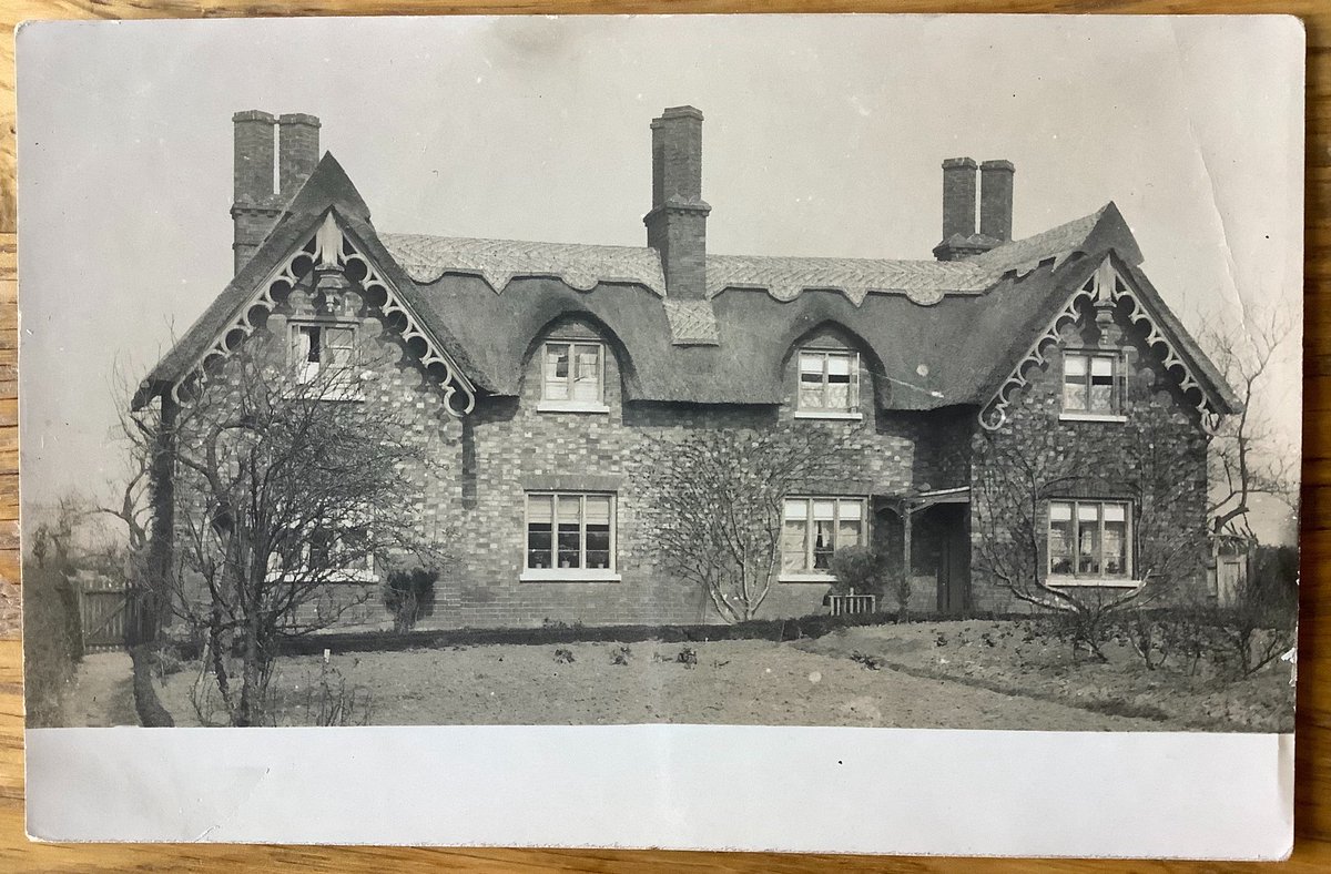 PaulSuttonKing's tweet image. Unlocated #ThatchThursday #Postcard