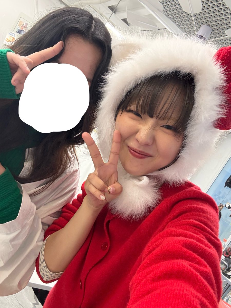 서경 생일 축하해💛

작년에 생일 카페에 가서 함께 사진을 찍어줬던 때의 사진이에요ㅠㅠㅠ 여전히 귀엽고 다정한 서경이었어용🫶🏻앞으로도 사랑해ᐡ ̳ᴗ  ̫ ᴗ ̳ᐡ♡

#ShiningBrightSeokyoung
#공원소녀 #GWSN #GirlsinthePark #公園少女 #公园少女 <a href="/official_GWSN/">공원소녀 GWSN</a> #서경 #ソギョン #序璟