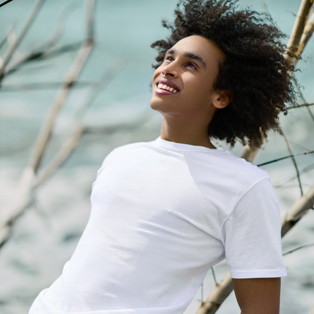 MIDAundici's tweet image. Everyday freshness, natural elegance. Wear the authenticity of Made in Italy. midaundici ss25☀️ dlvr.it/TS3pT6 #florence #tshirt #fresh #comfortable #timeless