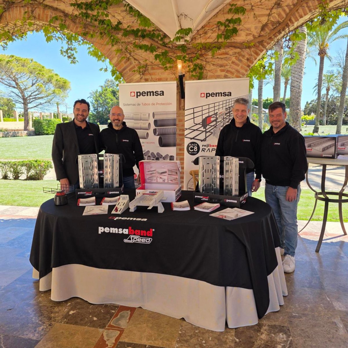 PemsaRejiband's tweet photo. 📍 Desde Valencia a Cádiz, acompañando al sector allí donde se generan las oportunidades, el conocimiento y la innovación.

Esta semana estamos presentes, con nuestra nueva gama de bandejas Pemsaband® Speed en:

Evento #Sonepar | Valencia
Elecam Experience Week 2026 | Cádiz https://t.co/UuZip6AQf9