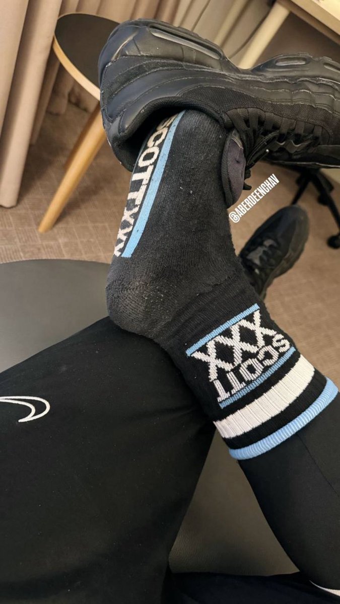 AberdeenChav's tweet photo. S N I F F @AberdeenChav @realScottXXX 
#gaytradie #gayscally #gaychav #gayscallylads #ukscallylad #gaychavlads #gaytradie #TracksuitLads #Chavcore #ScallyKink #TrainerKink #SneakerKink #SocksAndSneakers #SportswearKink #TrackieLad #UKScally #SneakerFetish #scottxxx https://t.co/sZknKsN0qh