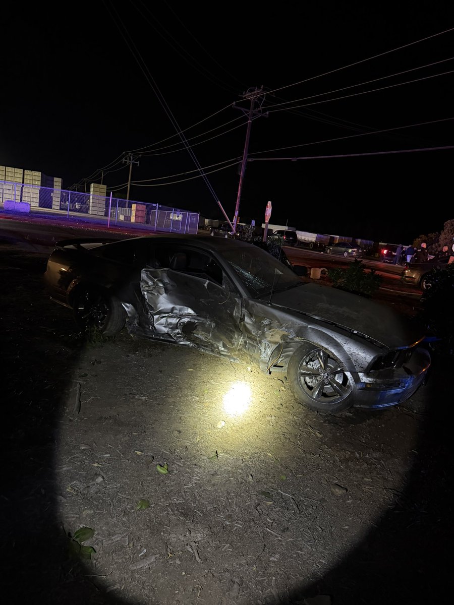 ChpPorterville's tweet photo. Mustang vs Mustang DUI related crash at Harvard Ave and Lindmore St. On top of serious criminal charges, the DUI driver sustained serious injuries and was transported to a local hospital. Never drive impaired. One drink can affect judgment and reaction time #dontdrinkanddrive https://t.co/ZoCrf0sklq