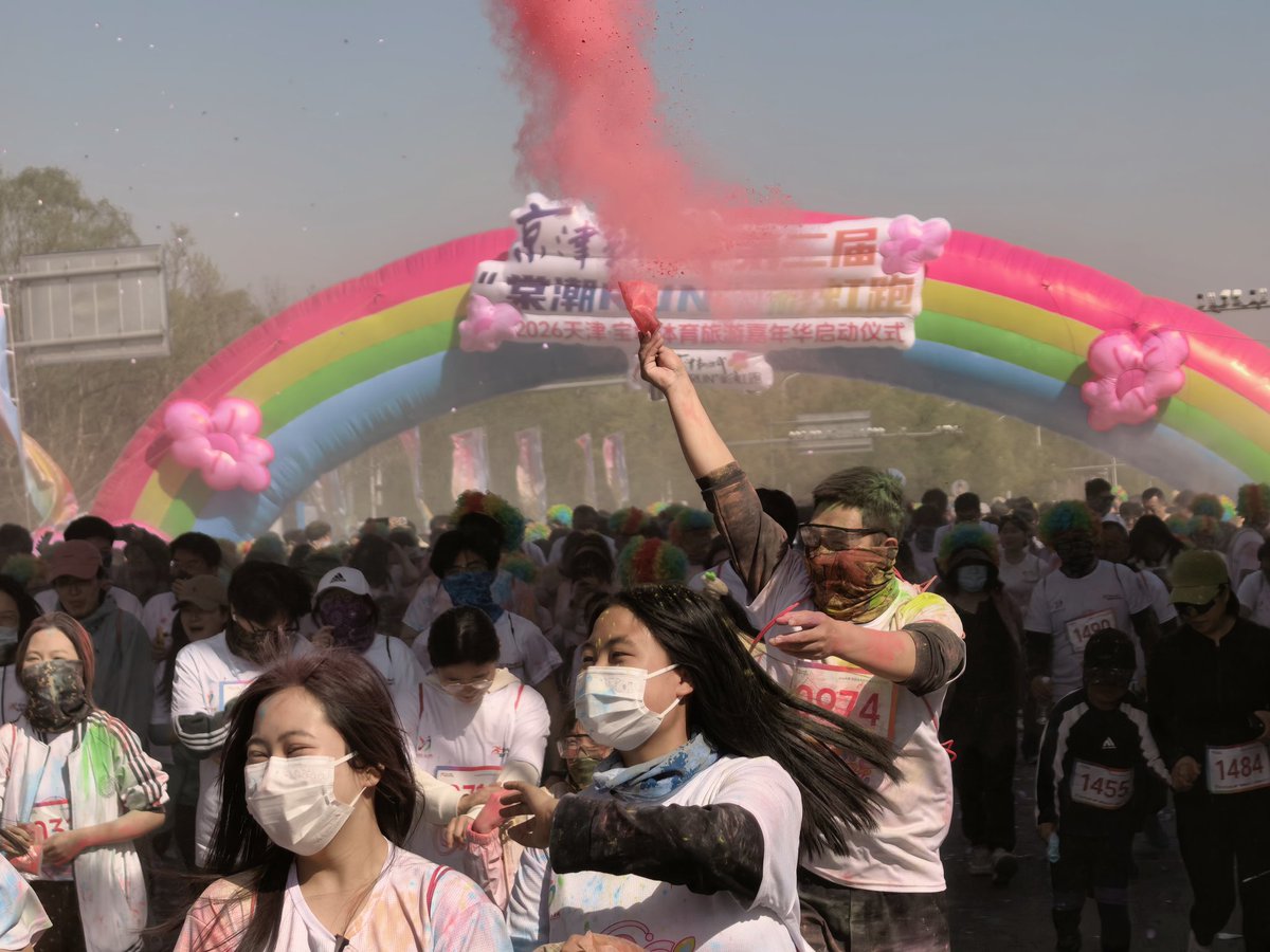Ava_life1's tweet photo. Rainbow run in Baodi, Tianjin! 🎉
Color, energy, and endless fun!
#ColorRun #Tianjin #ChinaTravel #RunHappy
宝坻彩虹跑，嗨翻春日！🎉
色彩拉满，活力爆棚，快乐无限！
#彩虹跑 #天津宝坻 #春日运动 #快乐跑 https://t.co/zNYYx1gedo