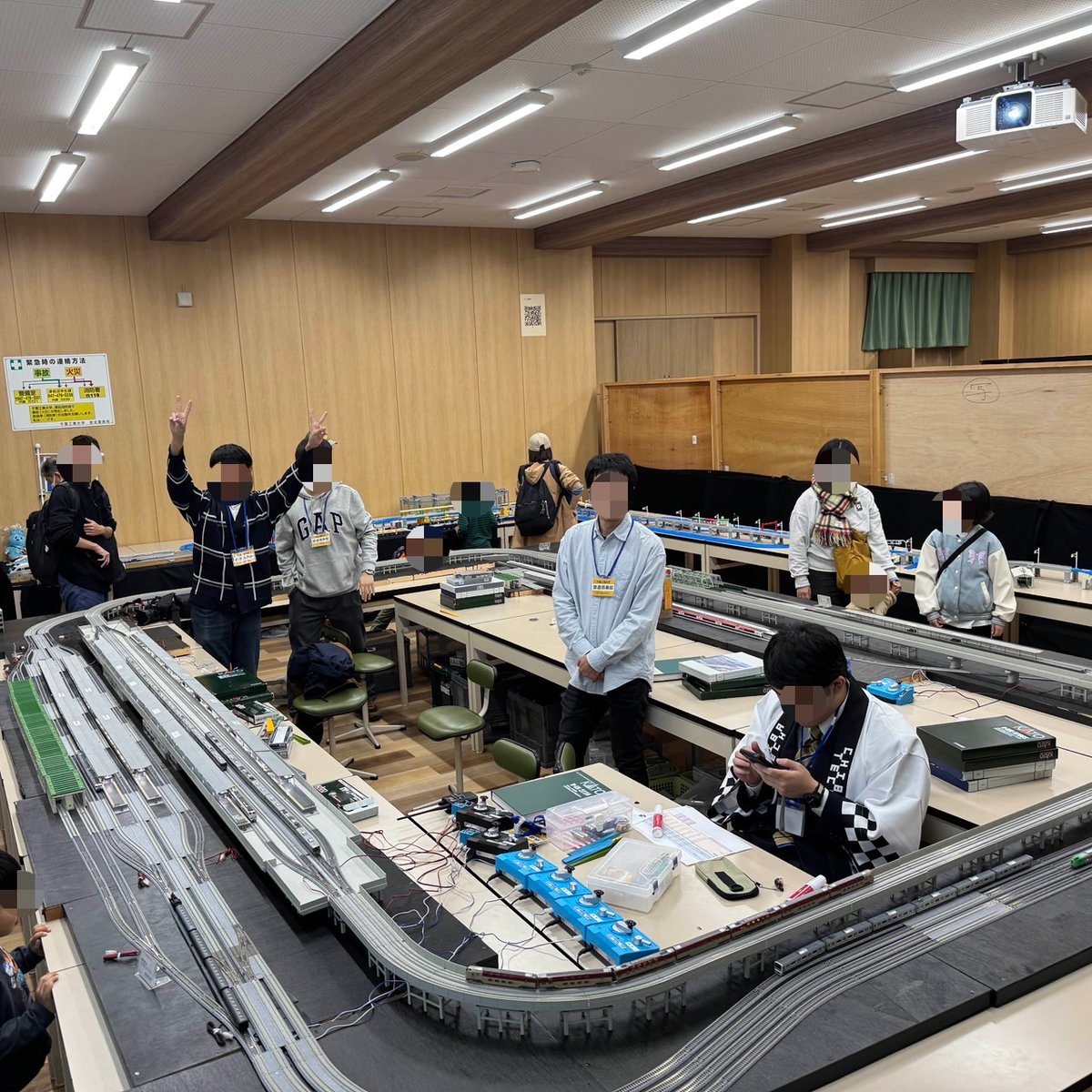 cit_bunsai's tweet photo. ○鉄道倶楽部
電車まつり

鉄道倶楽部では、鉄道模型やプラレール、鉄道写真などを展示します！
約1cmの大きさの車両が走るNゲージ！
迫力のあるタワーがそびえ立つプラレール！
ぜひ、お気軽にお越しください！

場所：626 大教室
Xアカウント：@CIT_TRAINS https://t.co/9bItwoOU3F