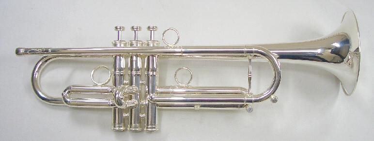 GroovinTrumpet's tweet photo. 【限定特価！】
Queen Brass ZORRO(ゾロ)トランペットの一部モデルで4月より価格改定により値上げとなっております。

・銀メッキ
・オールサテン
・ブラックニッケル

現在、当店では銀メッキ仕上げの特価品を数量限定で販売中！

現金特価販売サイト（当店最安値！）
https://t.co/jliTgRQEA8 https://t.co/InNkDvwiuv