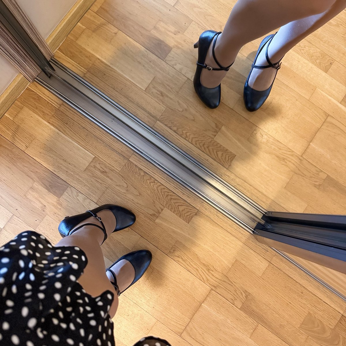 tā otra Ilze. tweet media