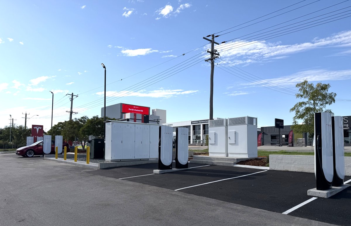 Tesla Charging tweet media