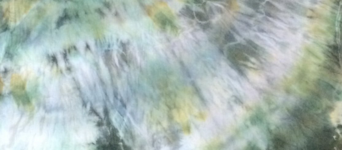 shiroganeyadd's tweet image. #kigo  4月2025年 1/2 #tiedye #cotton

明日は散る夜の桜で逢えるひと

花人の稼ぎの倍ほど乗せる髷

散る花にひそりかふさり銀の髪

朝登る月から遠く花水木

春日傘石段登って消えるまで

線路ひとりの帰り道