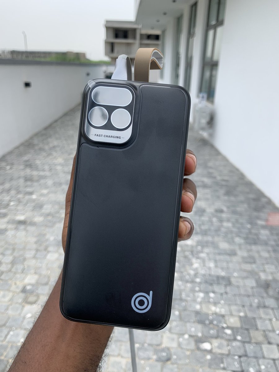 Val Gadgets tweet media