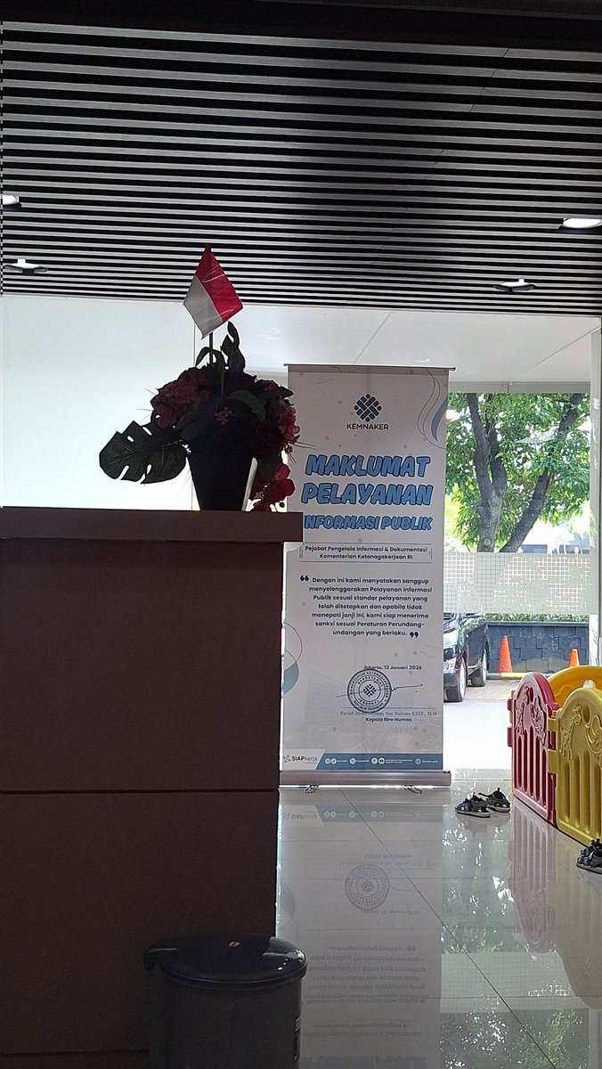 pluffysmiley's tweet photo. manifesting kerja disini, digedung ini, sebagai pns
secepatnya yaallah https://t.co/N7BVVq0Stz