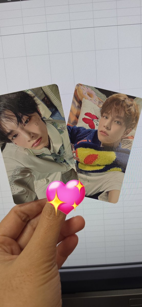 j___miah's tweet photo. Still have available seungmin and IN online POB

300 each
onhand
jnt sdd 

wts lfb skz fanmeet https://t.co/4KEyxSSoGa