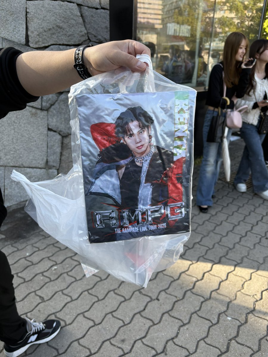 ‧✧̣̥̇‧ せ な さ ん ♔*.◦ tweet media