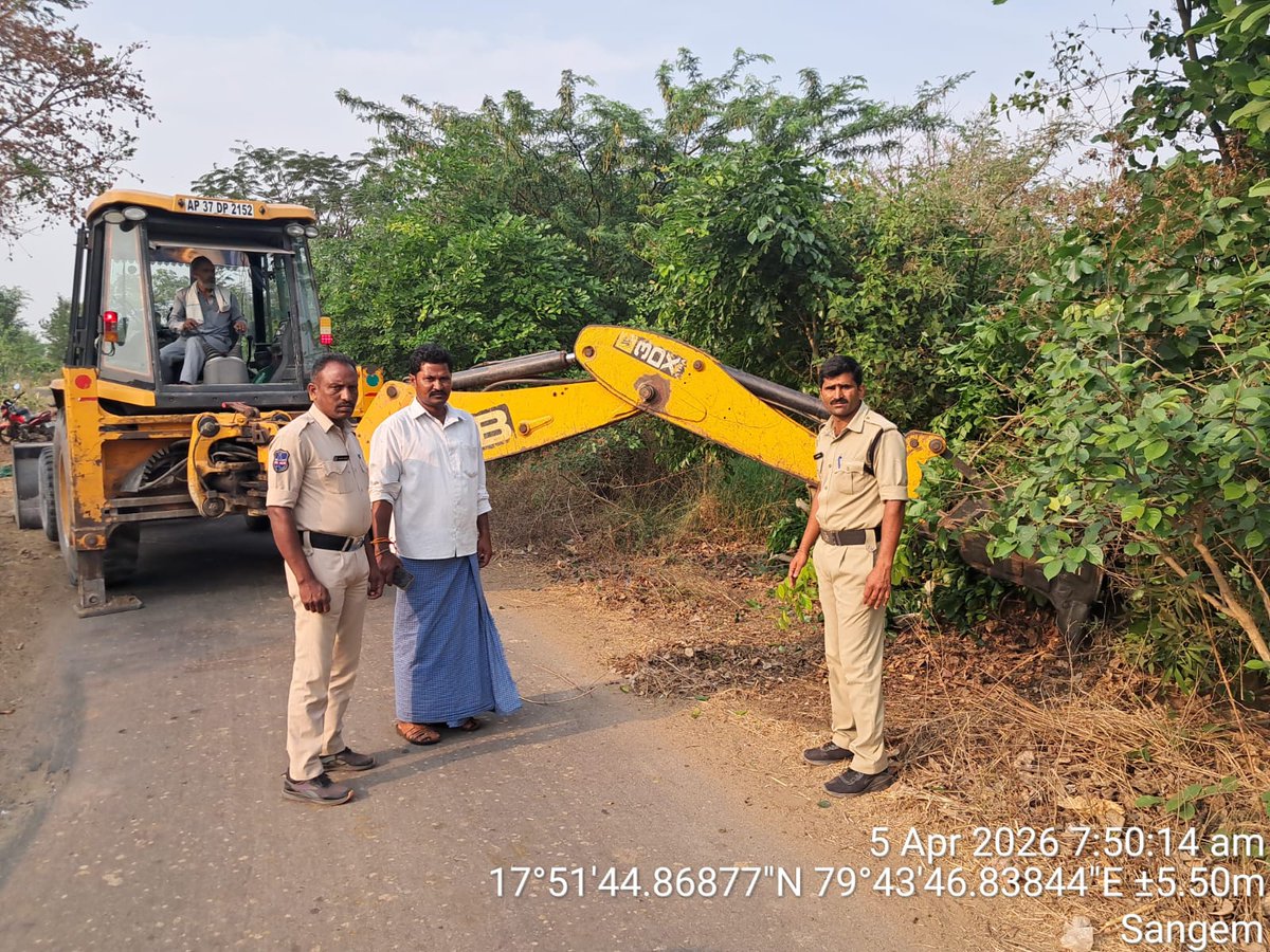 shosangem's tweet photo. As part of road awareness campaign arrive alive, with the help of sarpanch of  Timmapur we conducted pruning of trees beside PR and RB roads to increase the visibility and to prevent road accidents. https://t.co/4R7rhh8VwS