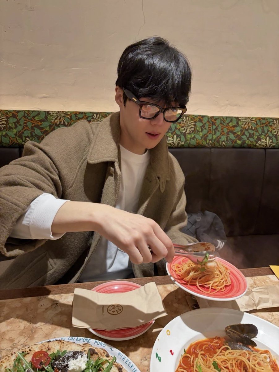 웃는게예뻐 tweet media