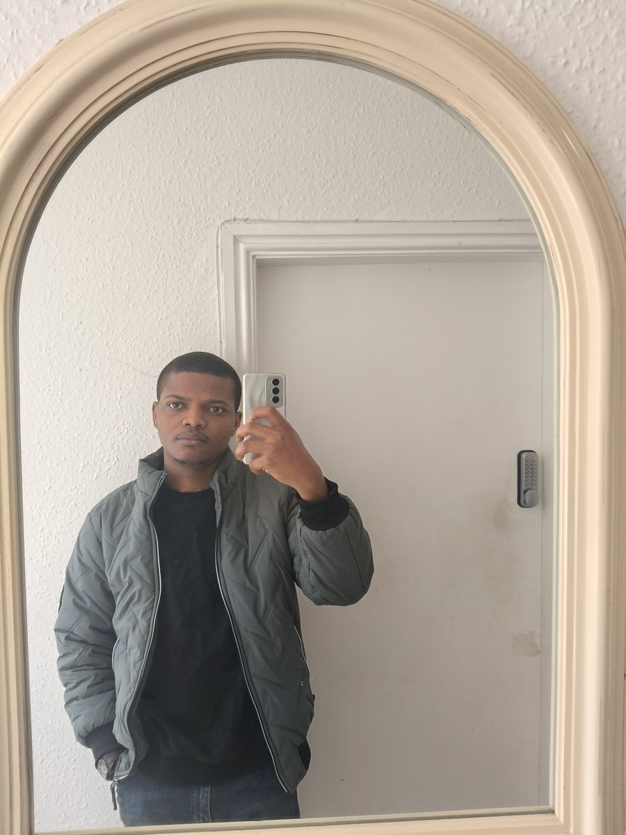 Pascal_0071's tweet photo. Happy birthday to me 🥳🎁 🎂 🎈 https://t.co/DVw5tendxC