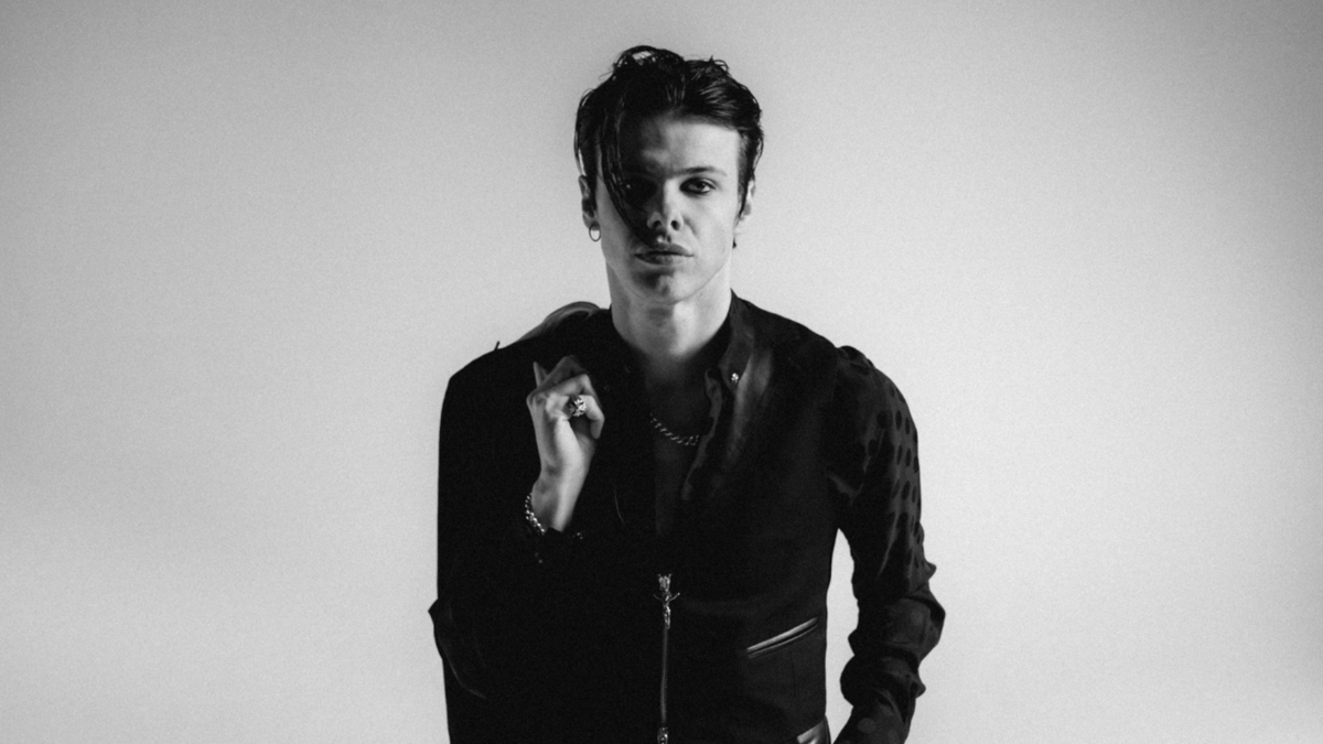 fdarena's tweet photo. ⏱️24 hour countdown is on to @yungblud 

🤟Final release of standing tickets to this sold out show are out now! 

🎫Move quickly before they go, you don't want to miss this - https://t.co/a5ZmoT1IX9

#yungblud #leeds #firstdirectbankarena https://t.co/HO2uOcYMZd