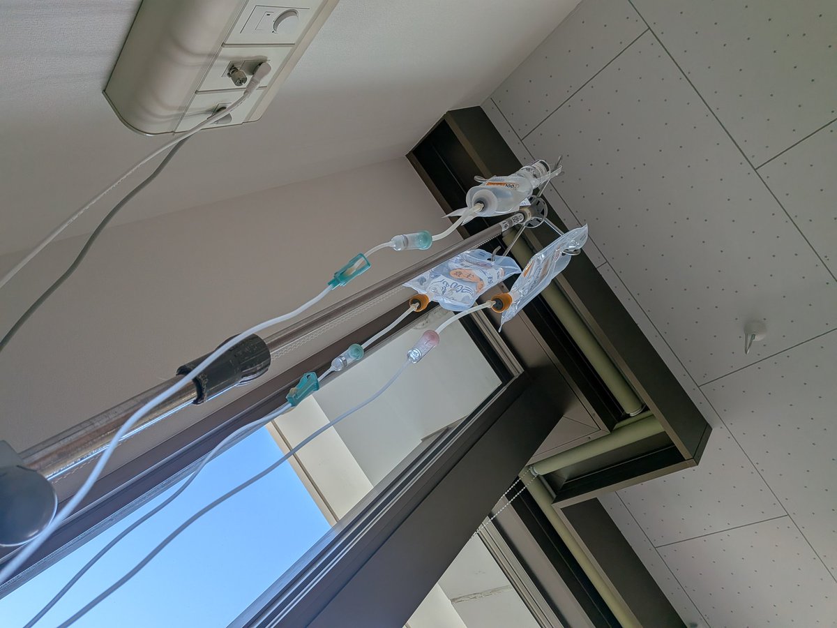 たまこん tweet media