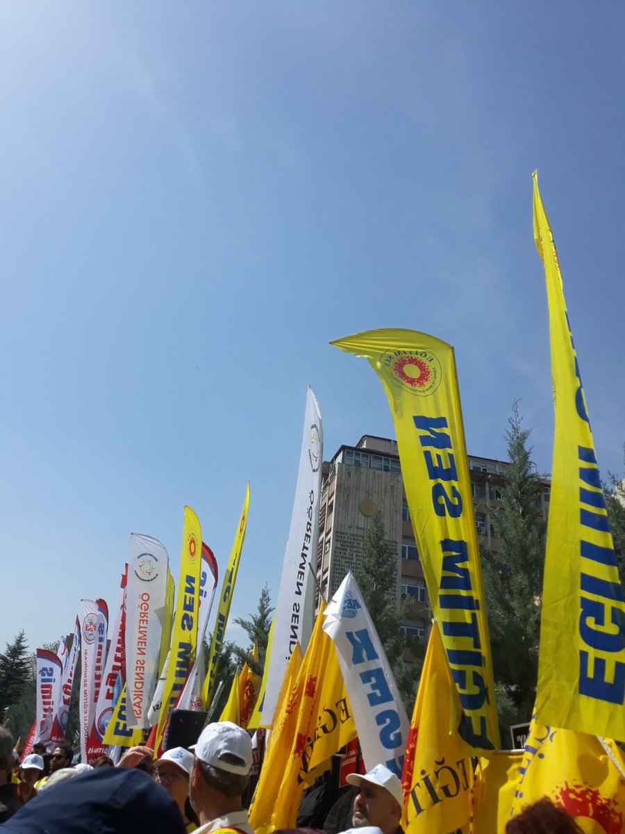 Kurtuluş yok tek başına
Ya hep beraber ya hiçbirimiz