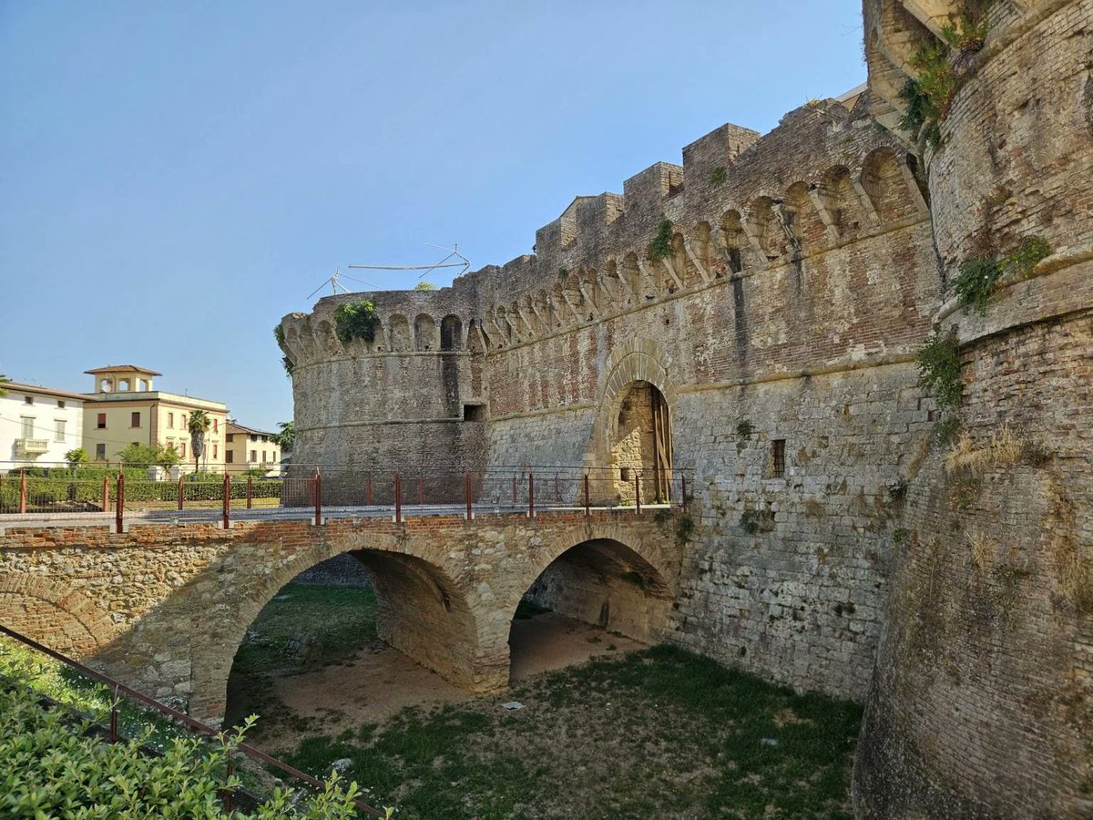 RJonTourUK's tweet image. Colle di Val d’Elsa is a hilltop town in Tuscany known for its medieval upper town, the Elsa River and the Sentierelsa trail. 

rjontour.com/colle-di-val-d… #Tuscany #Italy #travelinspiration