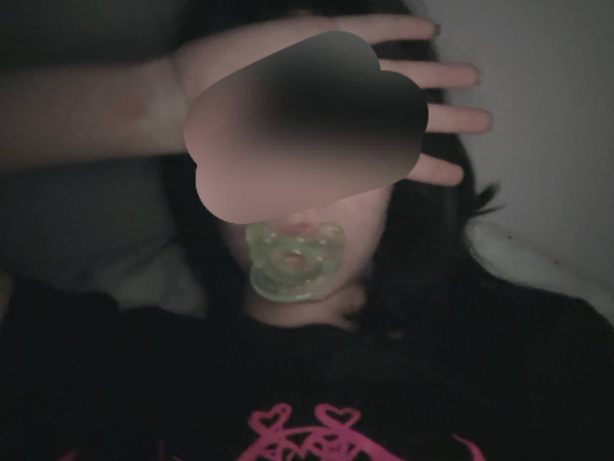 Delly🍭 tweet media