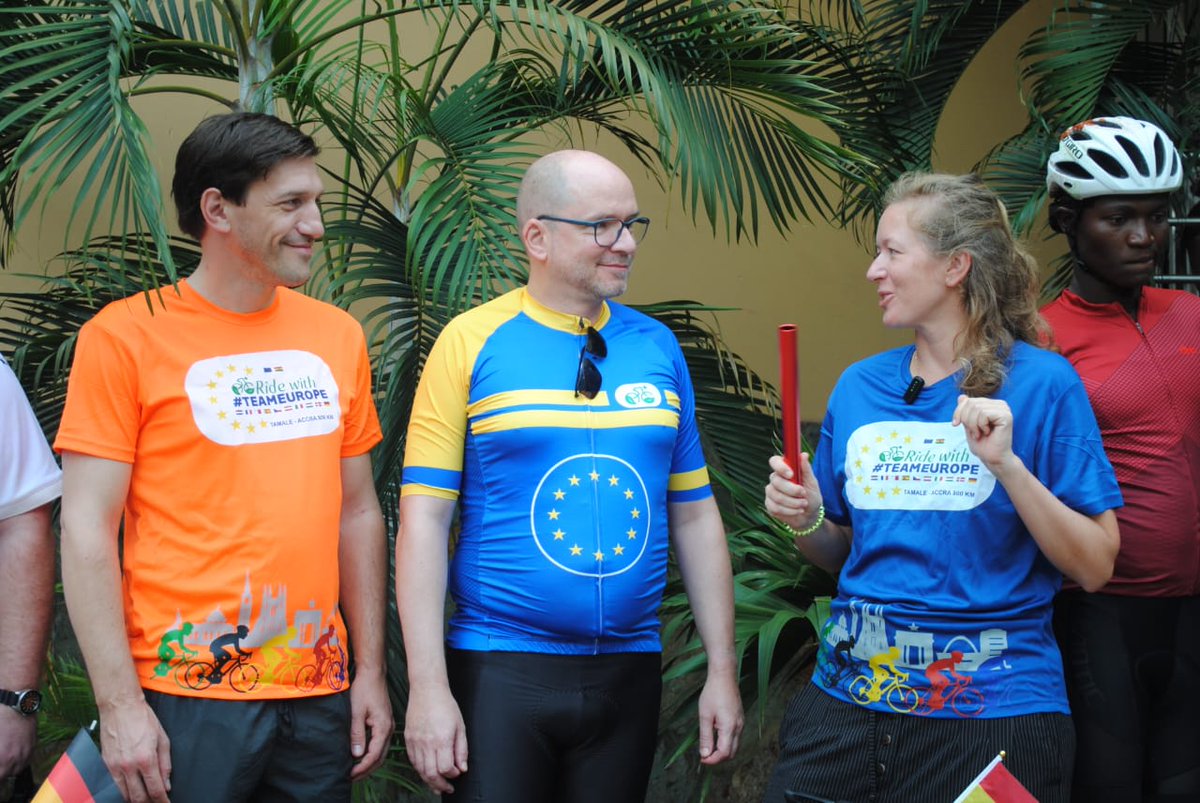 EuropeInGhana's tweet photo. Dish of the day: 115km with a side of sunshine ☀️ We're back again this morning with the ambassadors of Austria 🇦🇹 and Germany 🇩🇪 as the home stretch gets closer. 

Next stop: tree-planting, and then on to Nkawkaw! 

#RideWithTeamEurope

@thenanaaba 
@gyaigyimii 
@AmeyawDebrah https://t.co/wDdb3JSqUQ