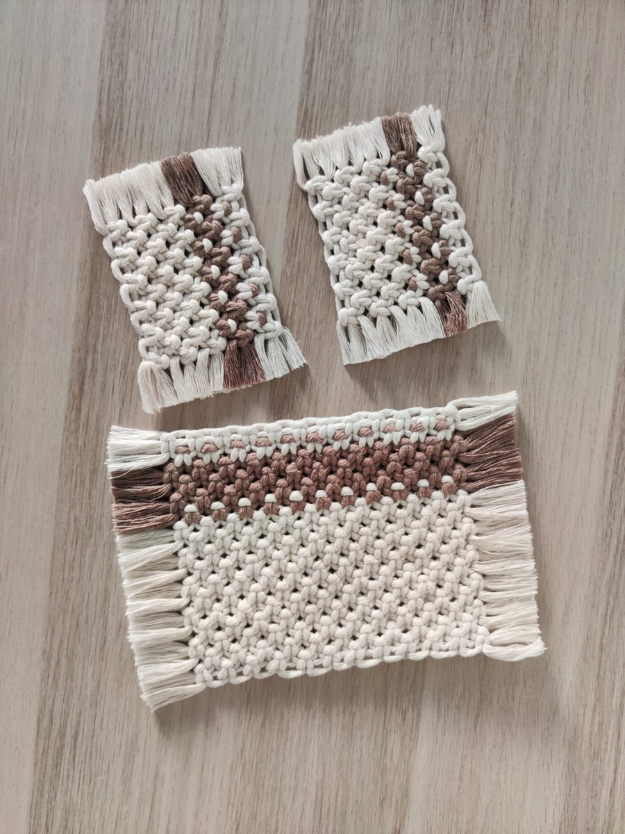 Le lot de dessous de plat/verre de la couleur de votre choix est disponible sur la boutique !🍵