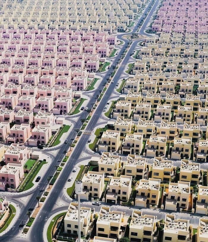 eyeonaxis's tweet photo. Suburban dystopia. Dubai, United Arab Emirates by Florian Kriechbaumer https://t.co/ZA7KykRDtj