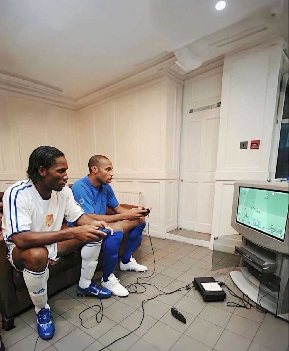 •brazy tweet media