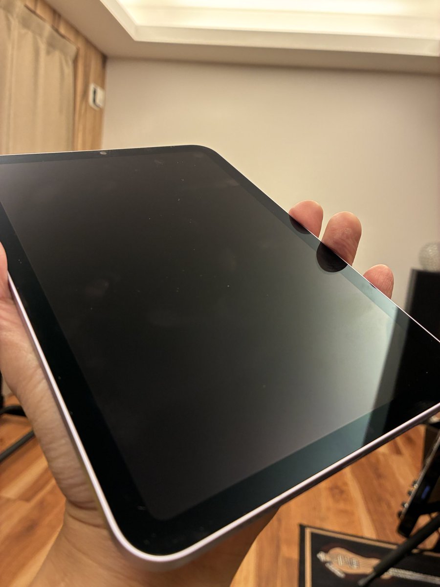 KentaK0411's tweet image. iPad miniに購入🥰
iPad Air を使ってましたが、何かとデカくて片手で持てるminiにしました！☺️
軽さとコンパクトさは武器ですね😍

#Apple #ipad_mini #iPad