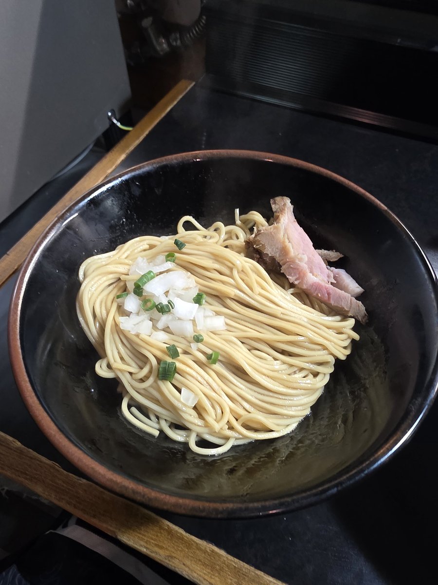 ミユタロス tweet media