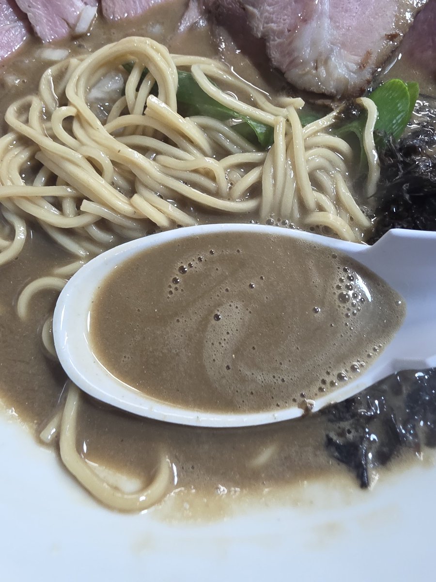 ミユタロス tweet media