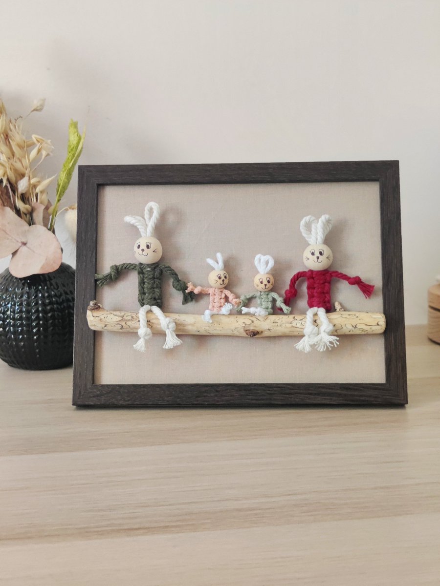 Envie de composer votre famille en lapin sur un joli cadre ? 🌿
Vous avez la possibilité de choisir votre cadre, la taille des lapins, leur nombre et leur couleur ! 🐰
Pour réaliser le votre contactez moi ou rendez-vous sur mon site ! 🥰