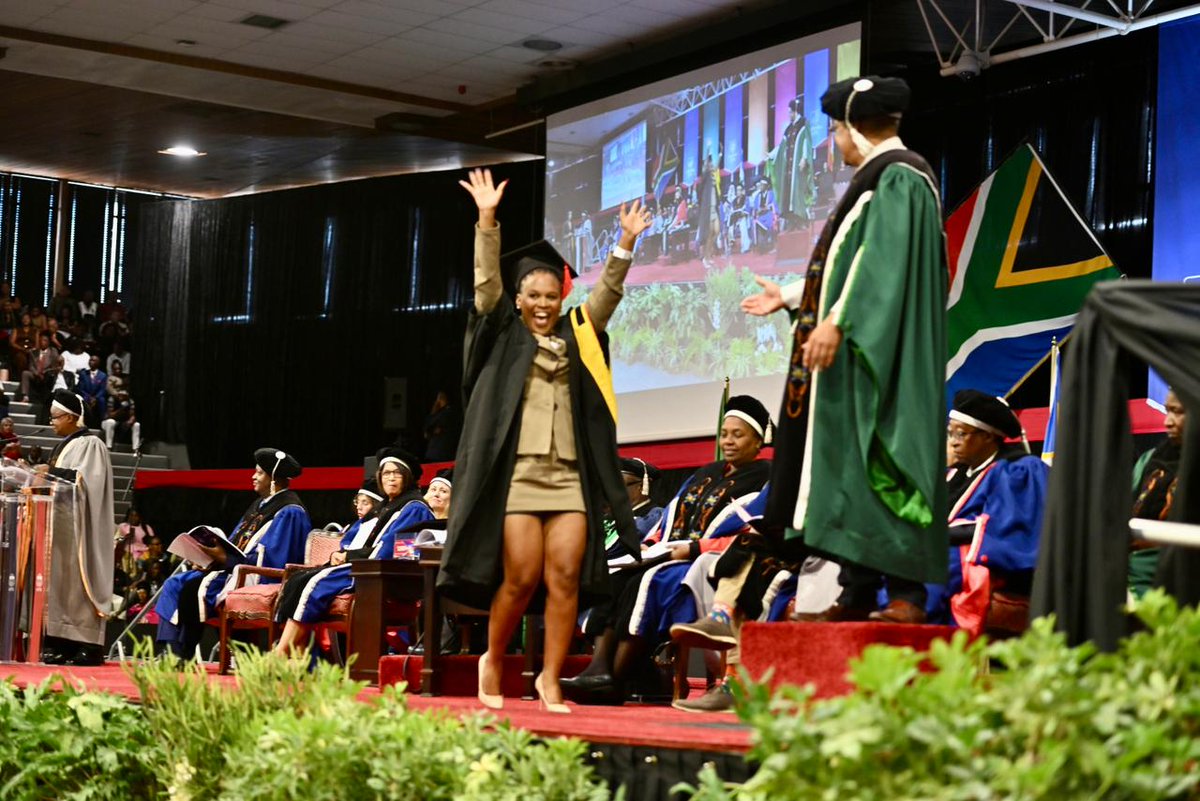 UFSweb's tweet photo. Humanities graduates? The real MVPs of storytelling, critical thinking, and asking the questions that actually matter
Go out there and make meaning of everything.
#UFSGraduations2026 #ProudlyKovsies https://t.co/9zNdFESw71