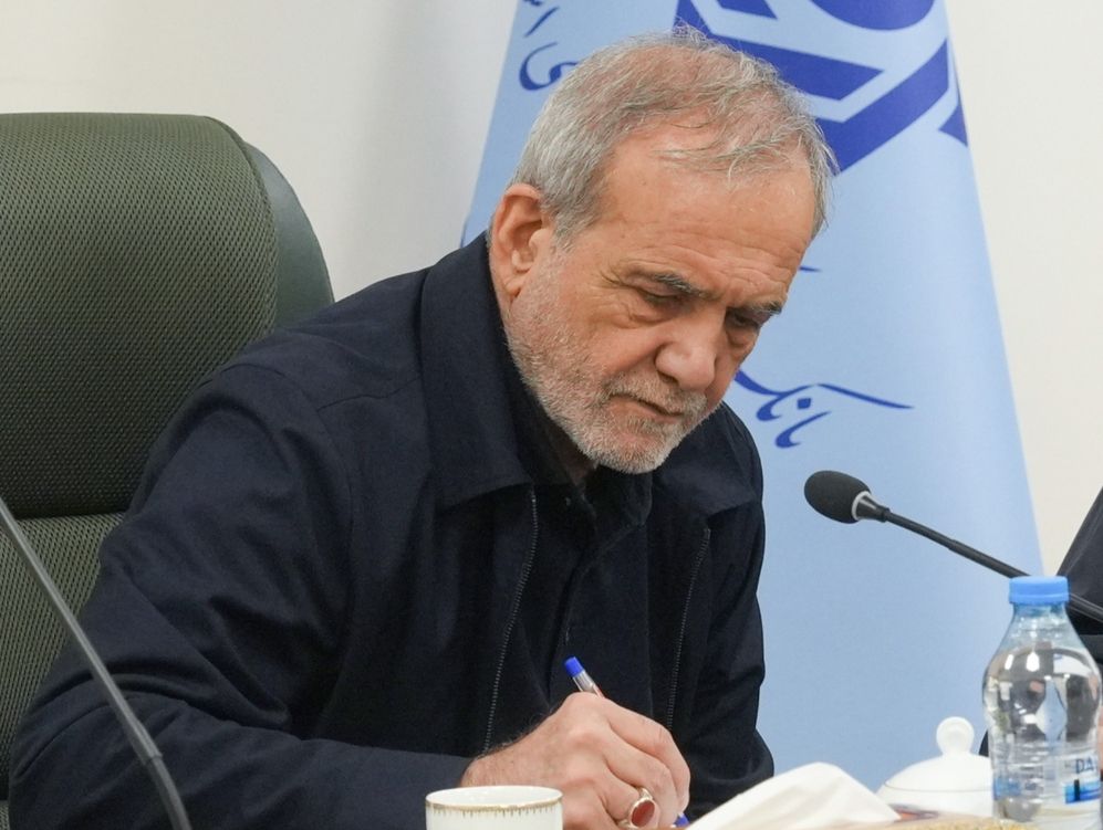 pezeshkian tweet media