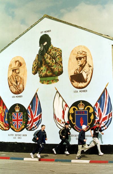 2001 Live tweet media