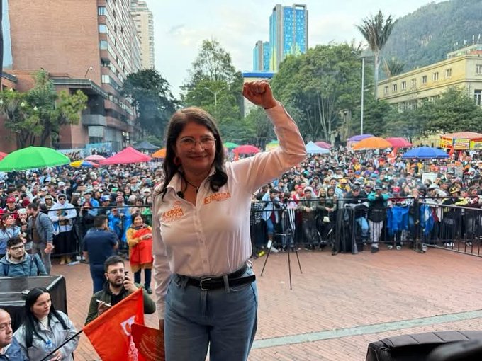 TamayoMk97527's tweet image. Solo Falta Que Reemplacen A @GA_Jaramillo Para Nombrar A @SandraComunes Como @MinSaludCol ó Algo Así: Directora @ICBFColombia ; @mincultura #Etc