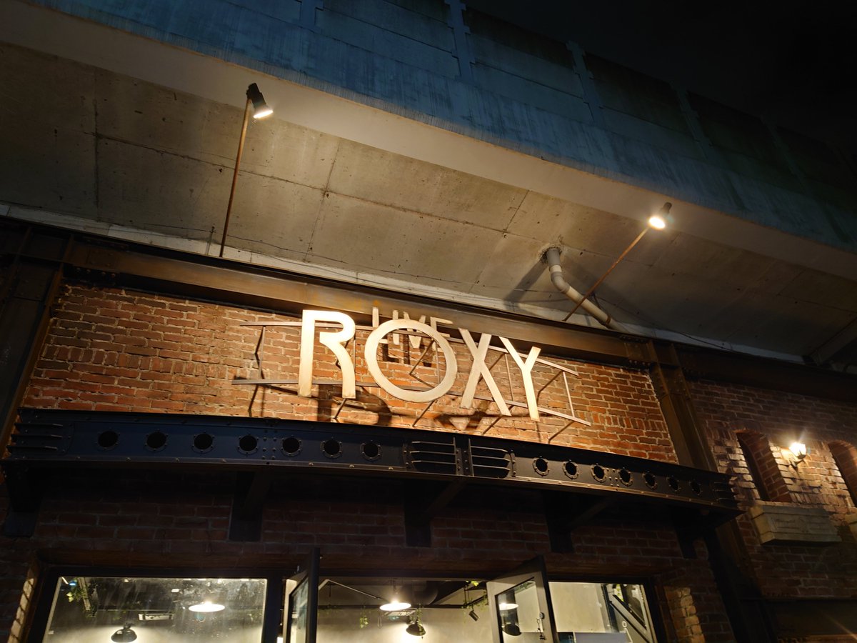 chiebon518's tweet photo. 行ってきました！

お初のLIVE ROXY SHIZUOKA 

ガンバレ！FUNK☆SAURUS TOUR

めっちゃ盛り上がって最高に楽しかった！

初めての静岡だったけど、さわやかのハンバーグと静岡おでんも食べれて大満足の遠征でした

次は恵比寿！

#ファンクザウルス
#スガシカオ https://t.co/0n4LkGqyU9