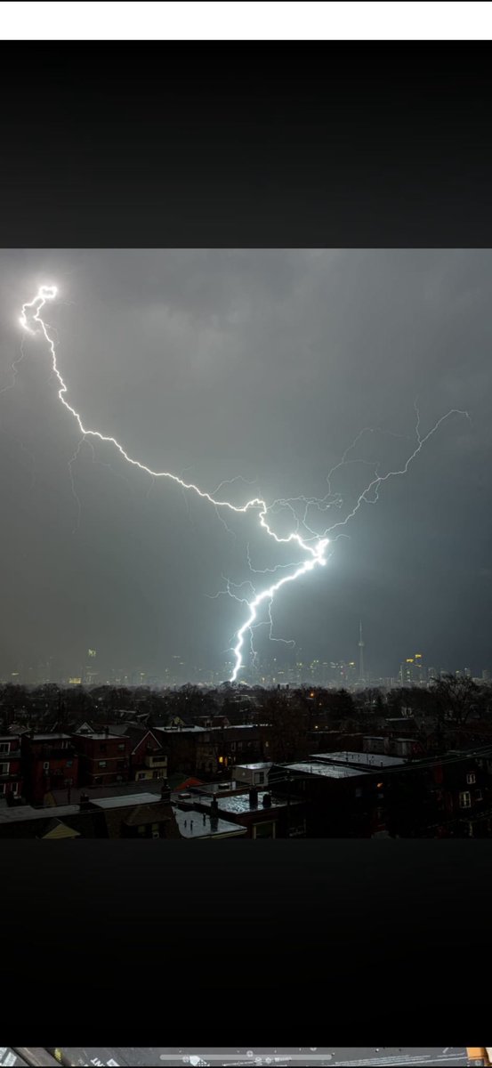 TommyGun717's tweet image. #CN #Tower #Wicked #Lightning