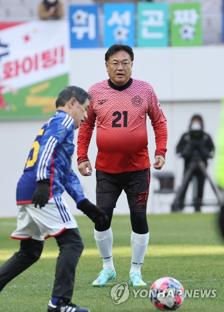 <a href="/yellowknife000/">빌레로이앤🎗️🌺</a> 정진석은 이것만 생각남.