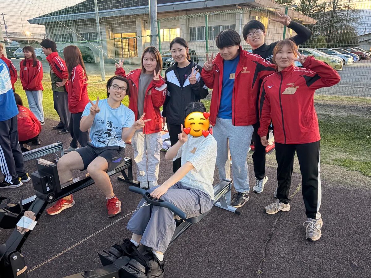 boatymurowing's tweet photo. 今日はエルゴ体験をしました！先輩たちとチームを組んで合計1500mのレースをしました❤️‍🔥

4人の1年生が参加してくれて、なんとなんと1人入部宣言してくれました‼️ありがとう🥰

みんな土日の乗艇体験も来てくれるとのことで、部員一同楽しみに待ってます☺️ https://t.co/NyVDWdzoka