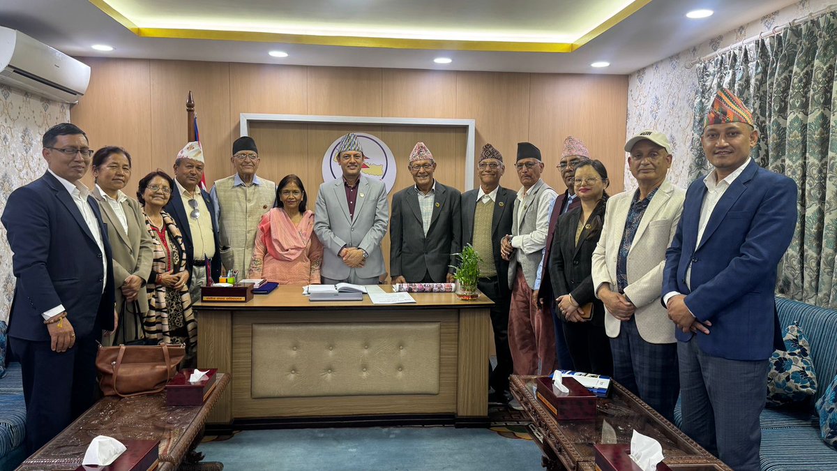 सम्माननीय सभामुख डोल प्रसाद (डीपी) अर्यालज्यूसँग पूर्व सांसद मञ्चका पदाधिकारीहरूद्वारा भेटघाट।