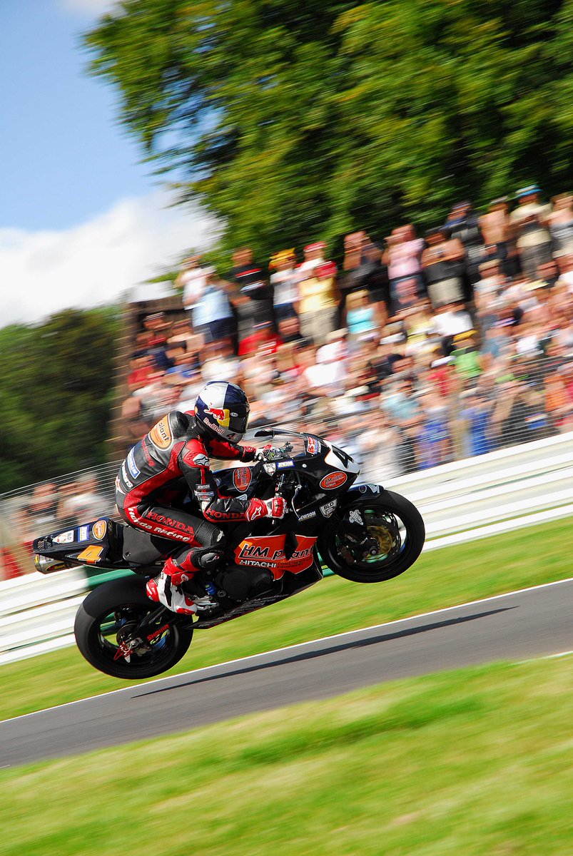 OfficialBSB's tweet image. #BSB30 #ThrowbackThursday special

@jonathanrea flying high on the iconic HM Plant Honda at @CadwellPark - can you name the year?